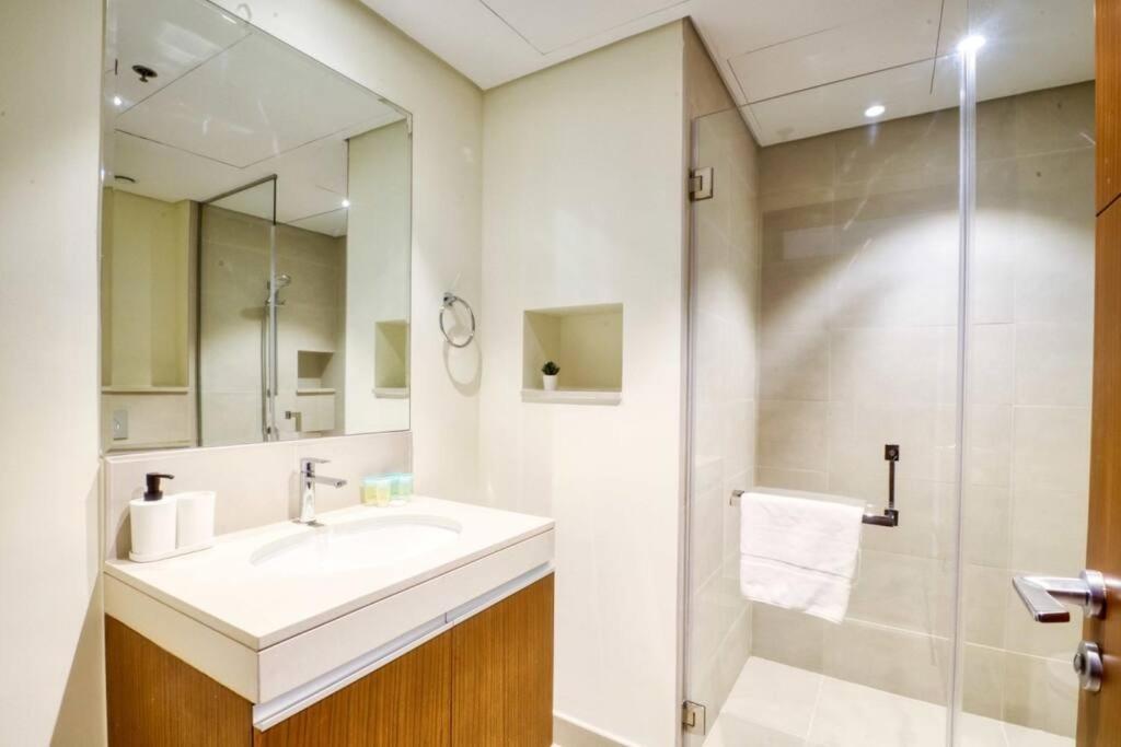Beautifully Furnished 3br + Maids - Creek Harbour *