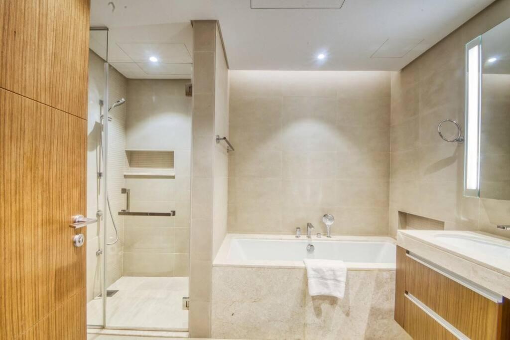 Beautifully Furnished 3br + Maids - Creek Harbour