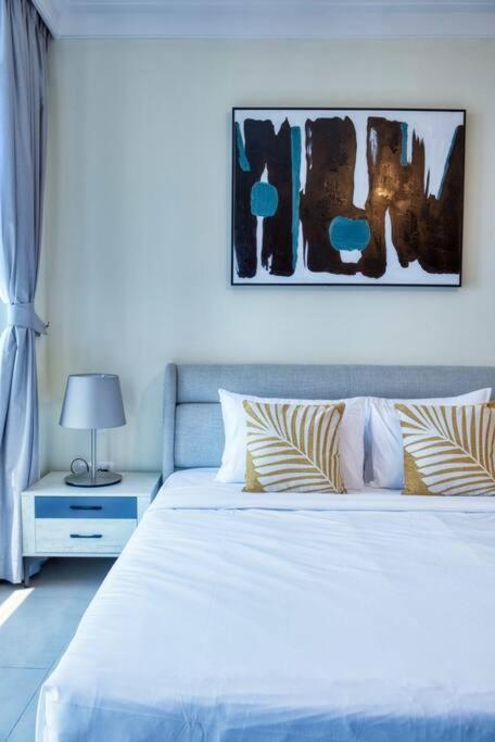 Apartment Beautifully Furnished 3br + Maids - Creek Harbour *