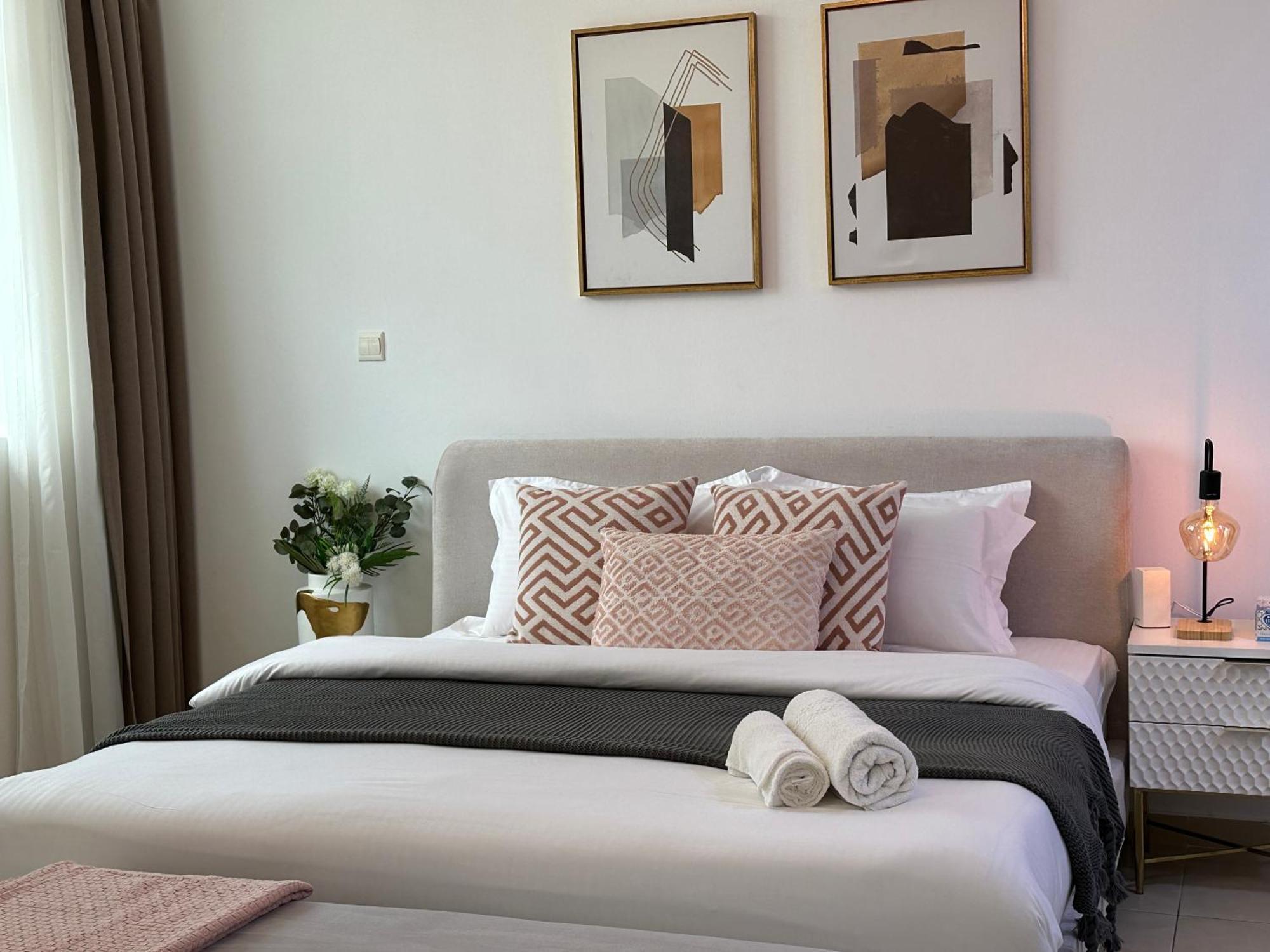 Apartamento Cozy 2bhk Near Burj Khalifa Dubai
