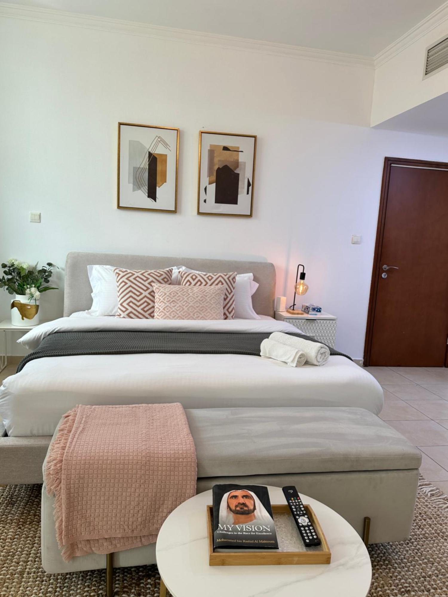 Cozy 2bhk Near Burj Khalifa Apartamento