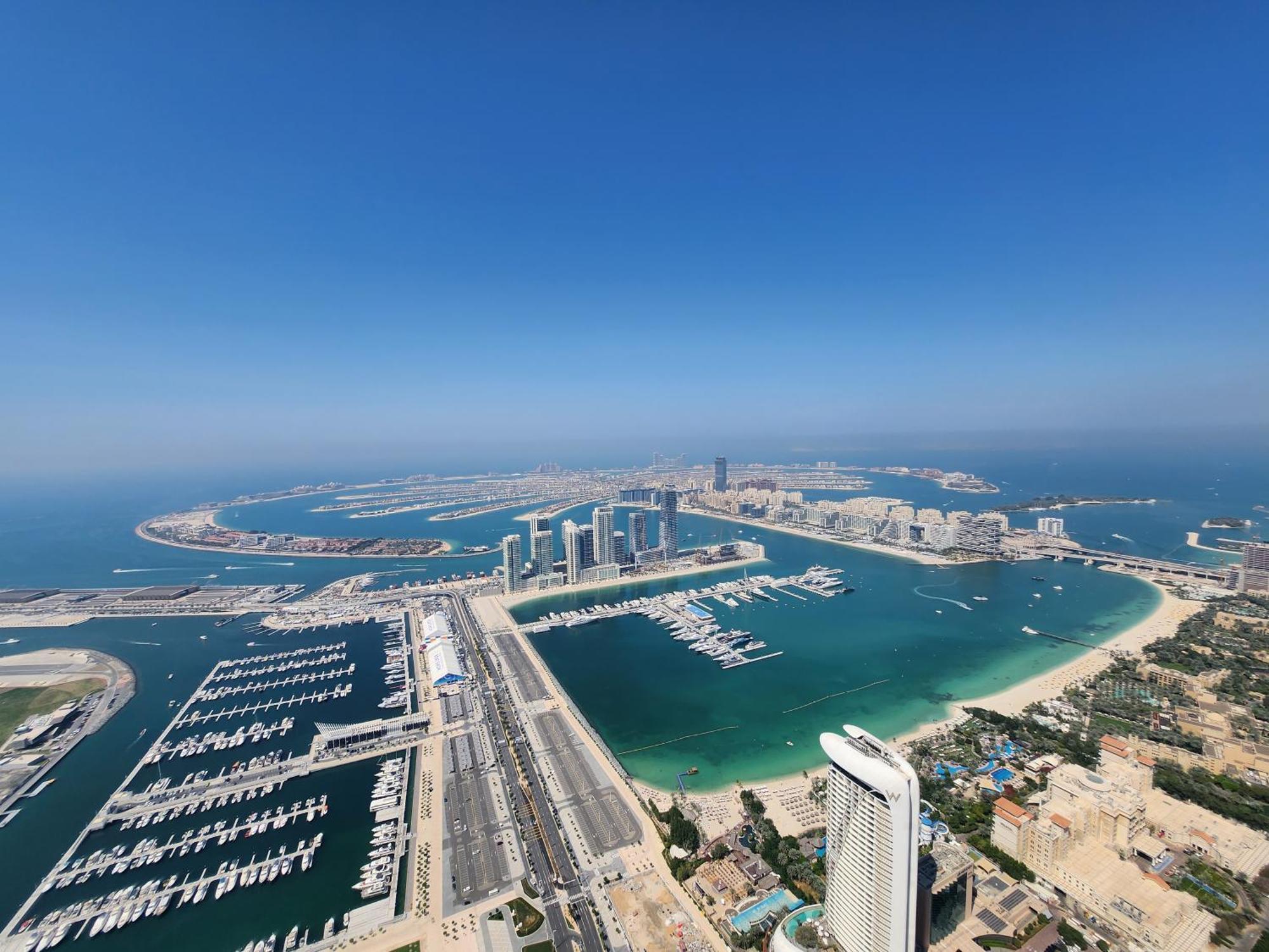 50 Percent Offer ! Iconic Princess Tower ! 64th Floor ! Sea View & Marina Walk View ! 3min To Marina Beach & Tram ! Spacious Apartment *