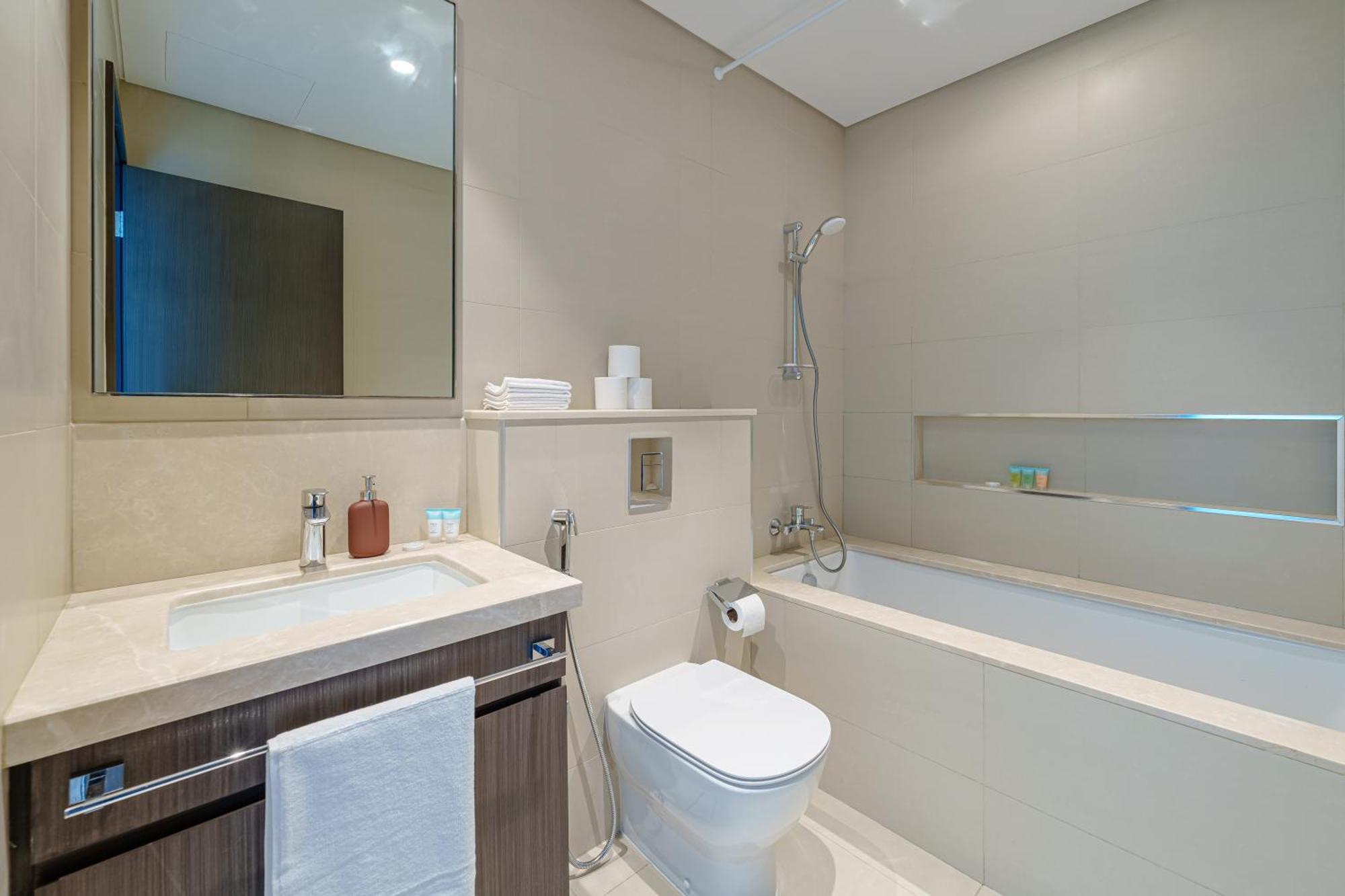 Apartment Luxury 3-bedroom In *