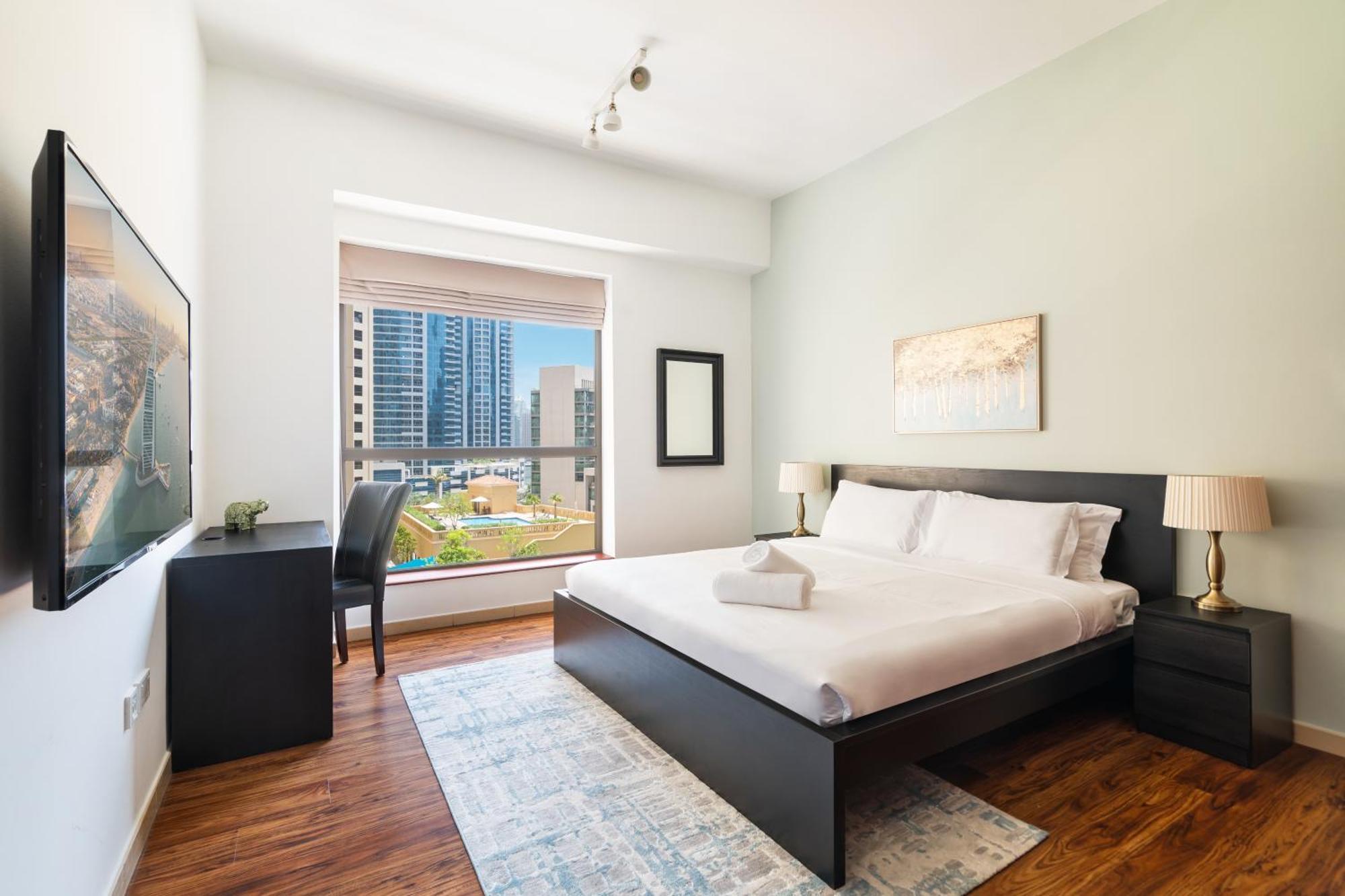 Specious 5br Maid On Jbr Prime Location! Walk To The Mall, Dining & Entertainment - By Sunkissed Homes Daire