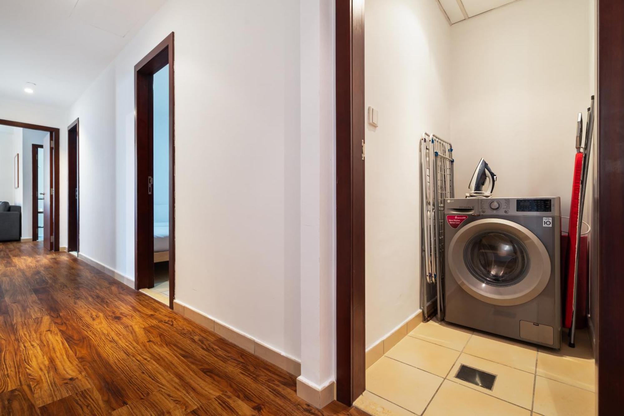 Specious 5br Maid On Jbr Prime Location! Walk To The Mall, Dining & Entertainment - By Sunkissed Homes Daire *