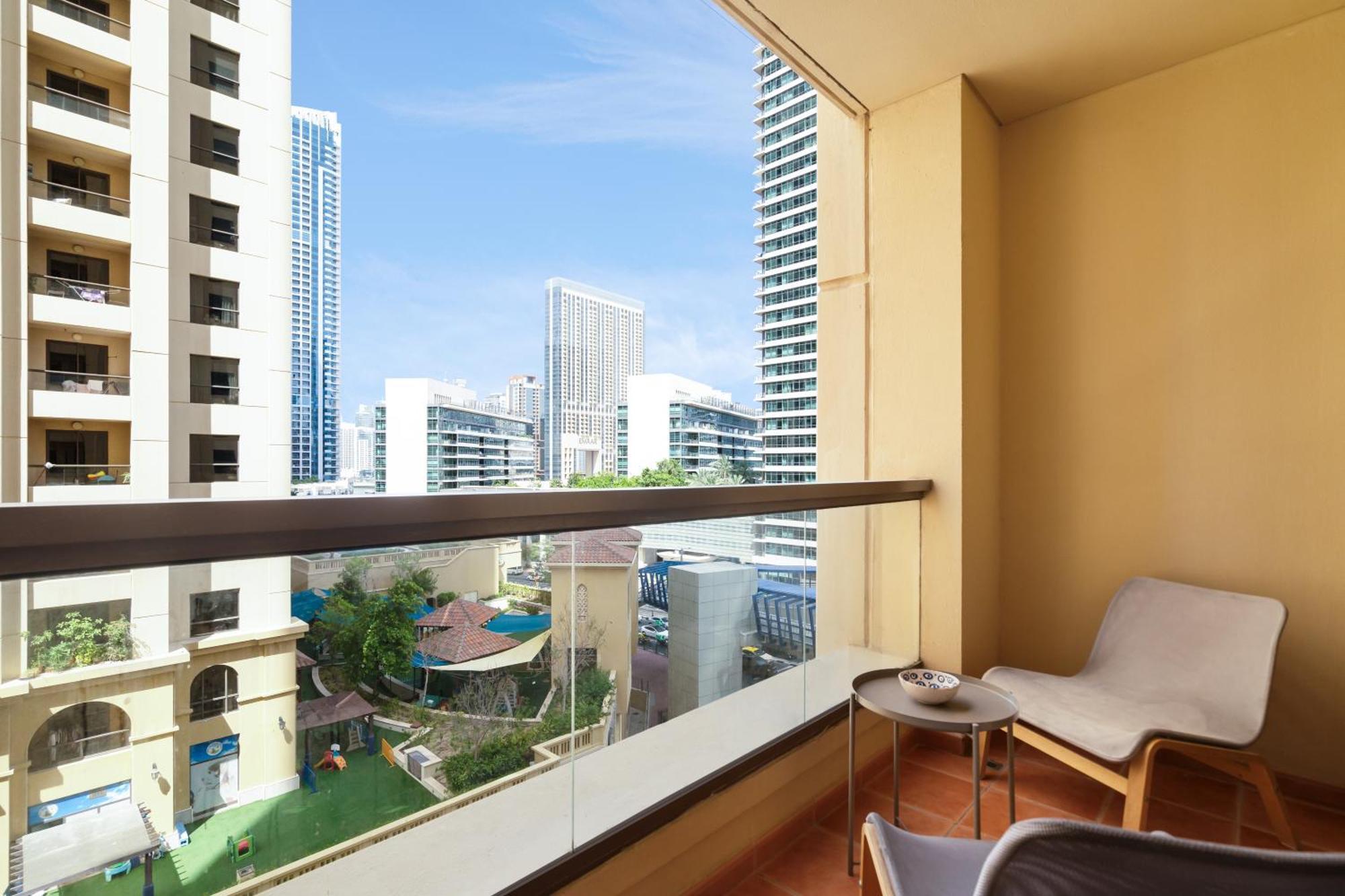 Specious 5br Maid On Jbr Prime Location! Walk To The Mall, Dining & Entertainment - By Sunkissed Homes Daire