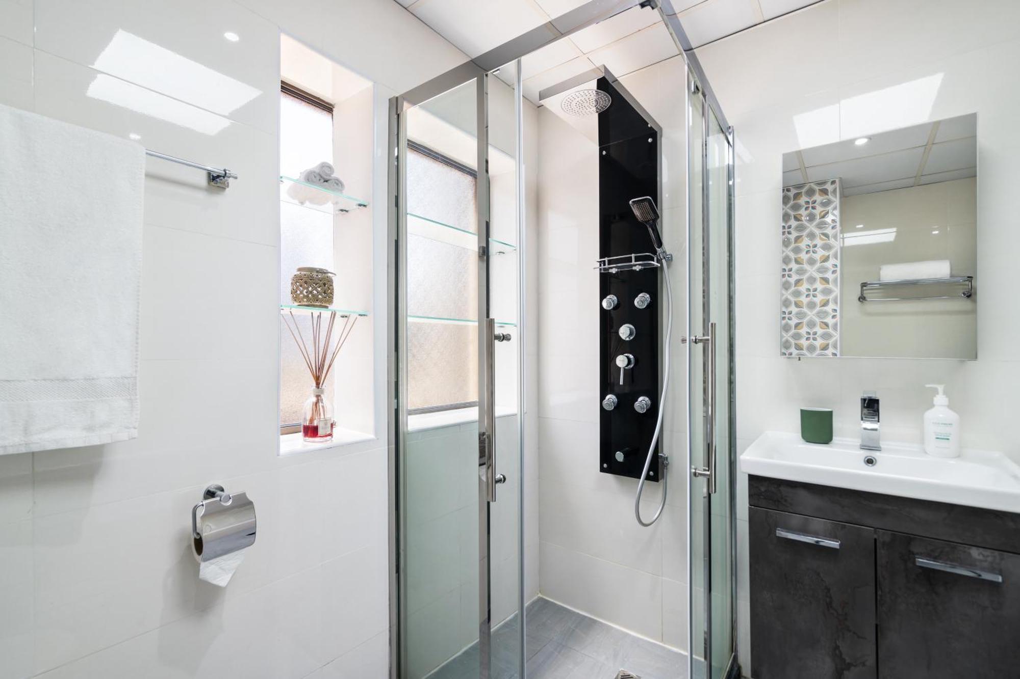 Daire Specious 5br Maid On Jbr Prime Location! Walk To The Mall, Dining & Entertainment - By Sunkissed Homes Dubai