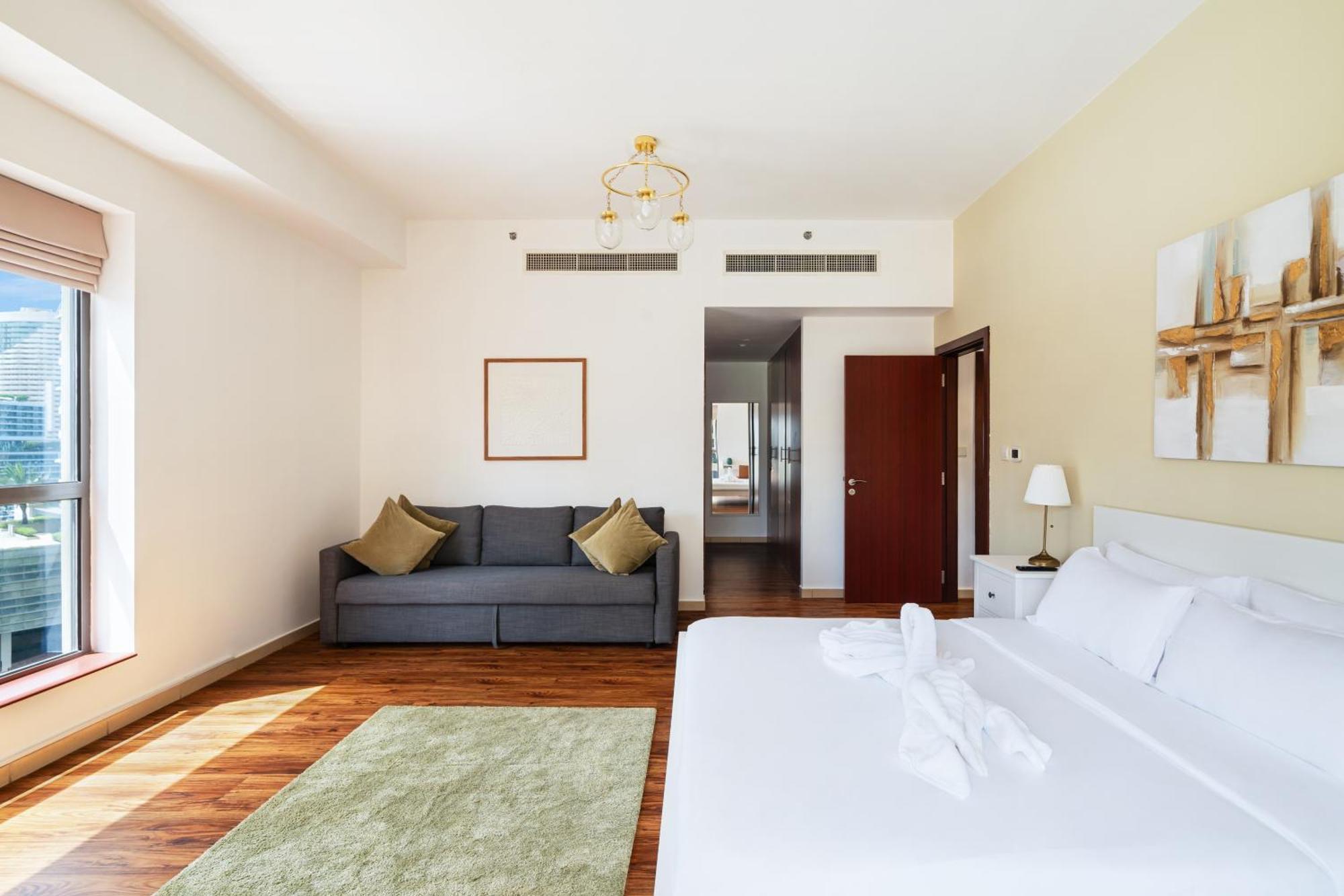 Specious 5br Maid On Jbr Prime Location! Walk To The Mall, Dining & Entertainment - By Sunkissed Homes