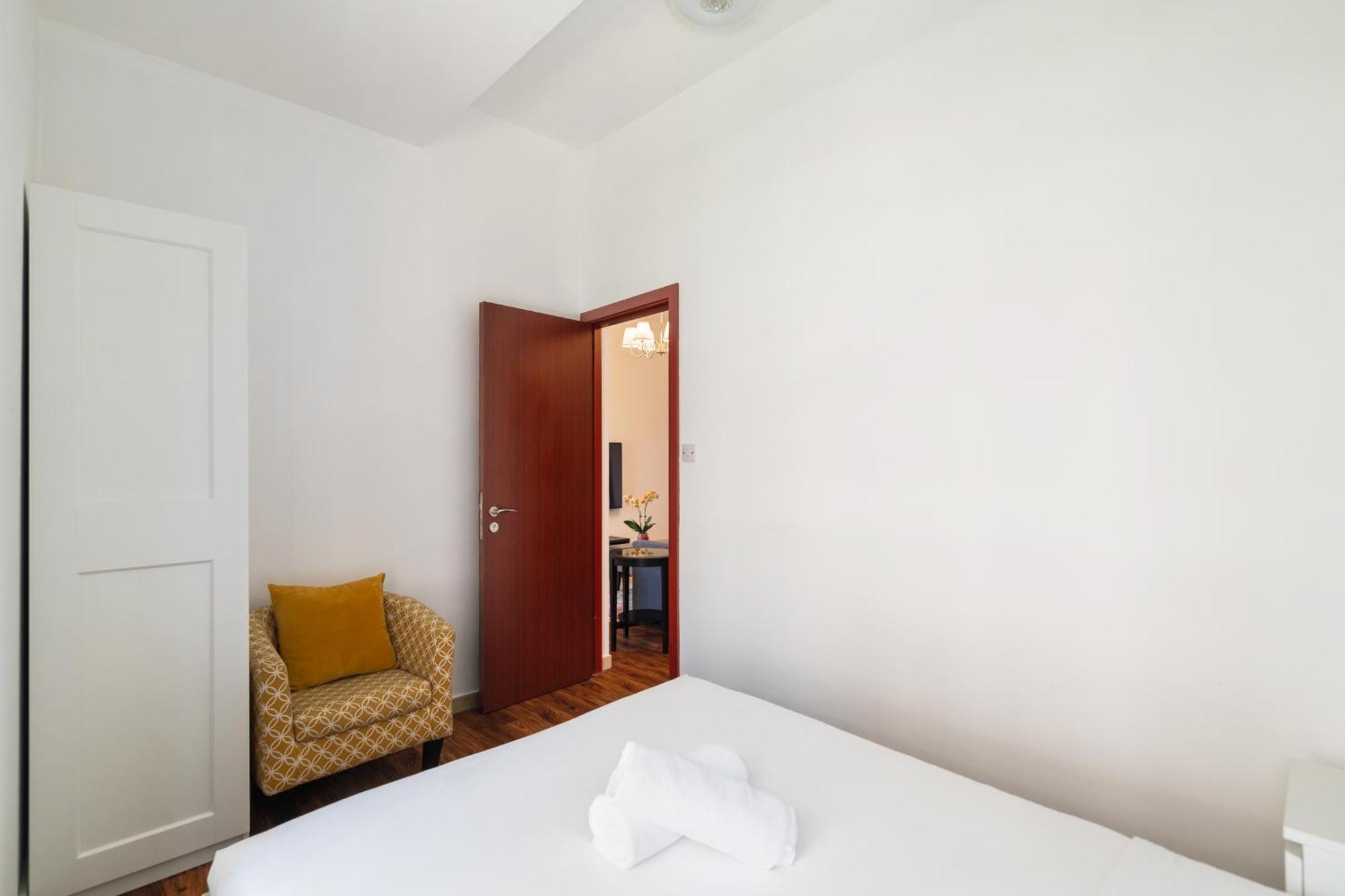 Daire Specious 5br Maid On Jbr Prime Location! Walk To The Mall, Dining & Entertainment - By Sunkissed Homes