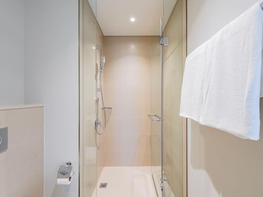 Apartment Fully Furnished With Mall Access Dubai