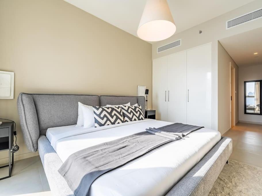 Fully Furnished With Mall Access Apartment *