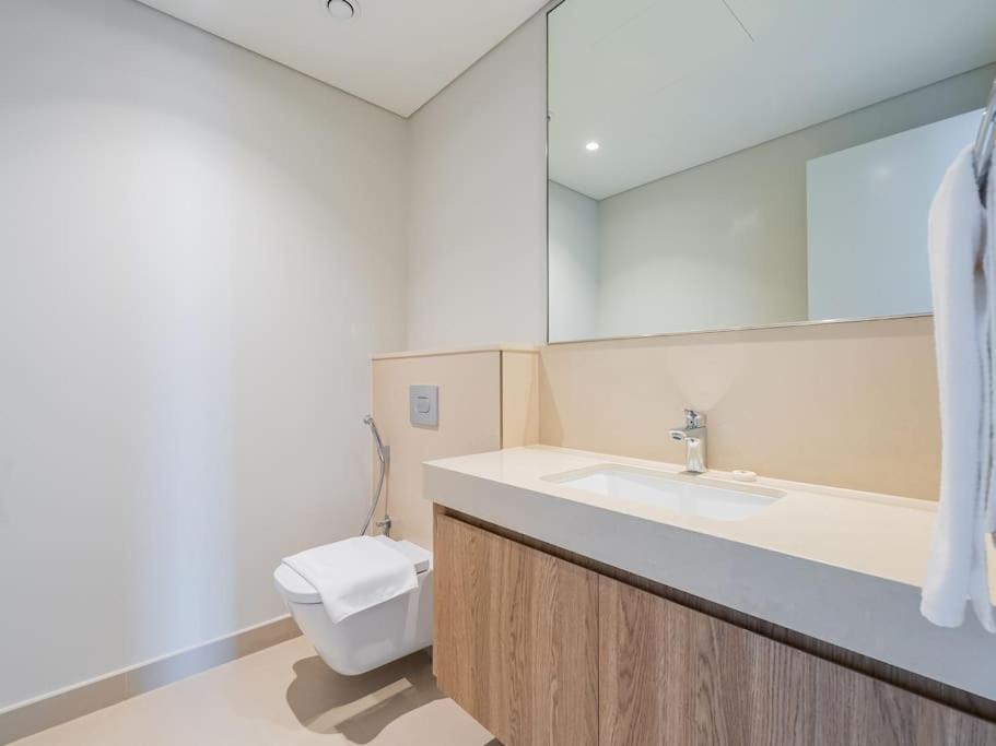 Fully Furnished With Mall Access