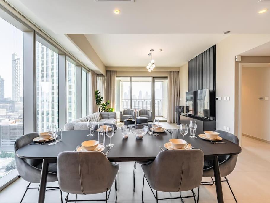 Fully Furnished With Mall Access * Dubai