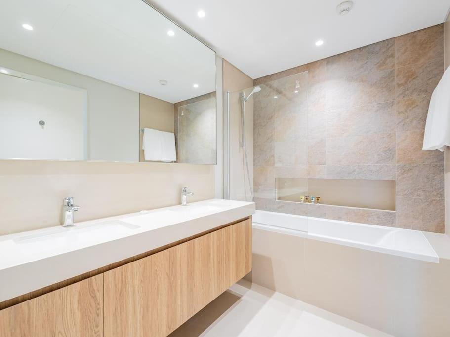 Fully Furnished With Mall Access Apartment *