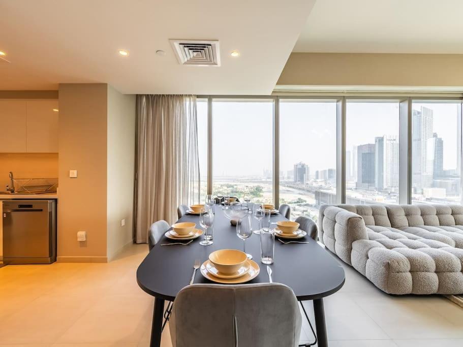Apartment Fully Furnished With Mall Access Dubai