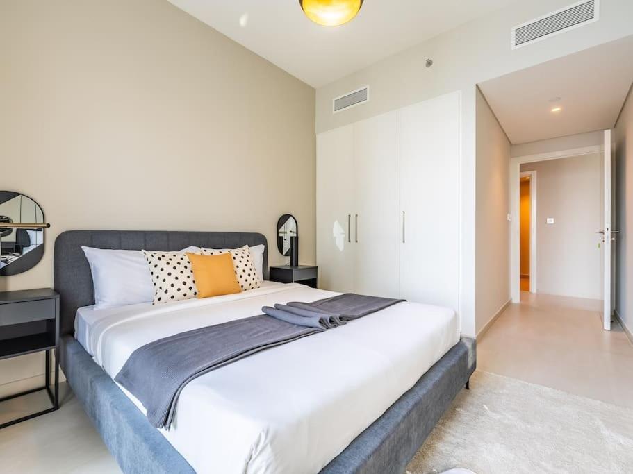 Fully Furnished With Mall Access * Dubai