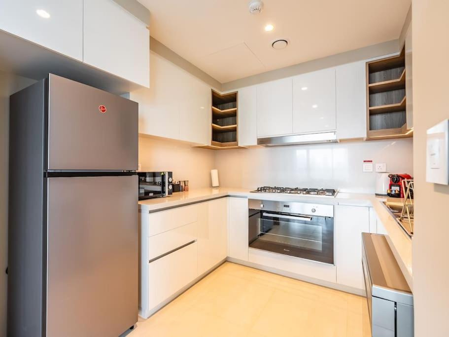 Apartment Fully Furnished With Mall Access *