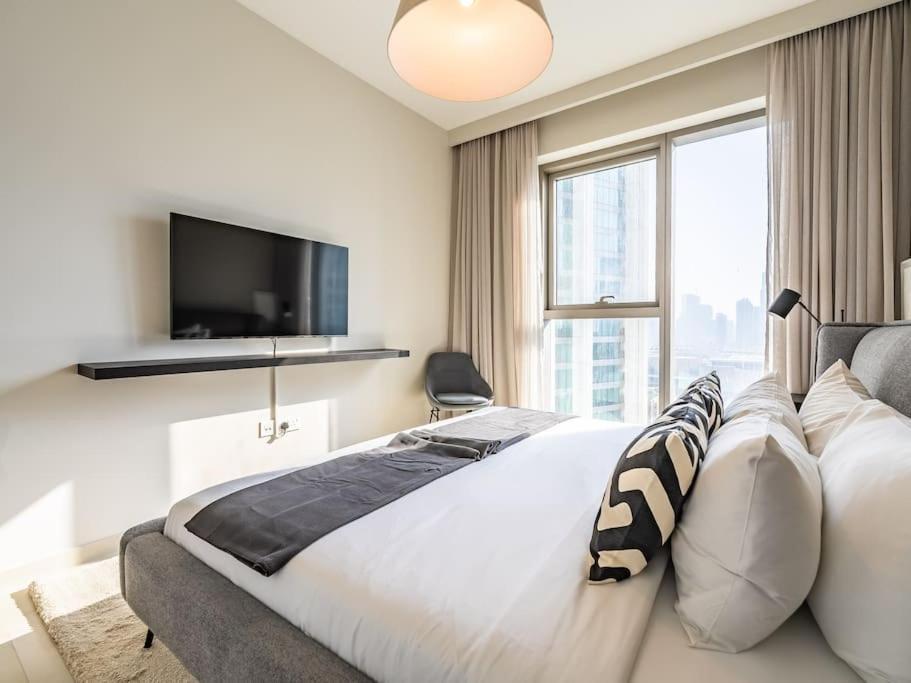Fully Furnished With Mall Access * Dubai