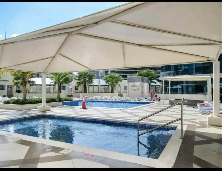 Ezhomes Apartment *