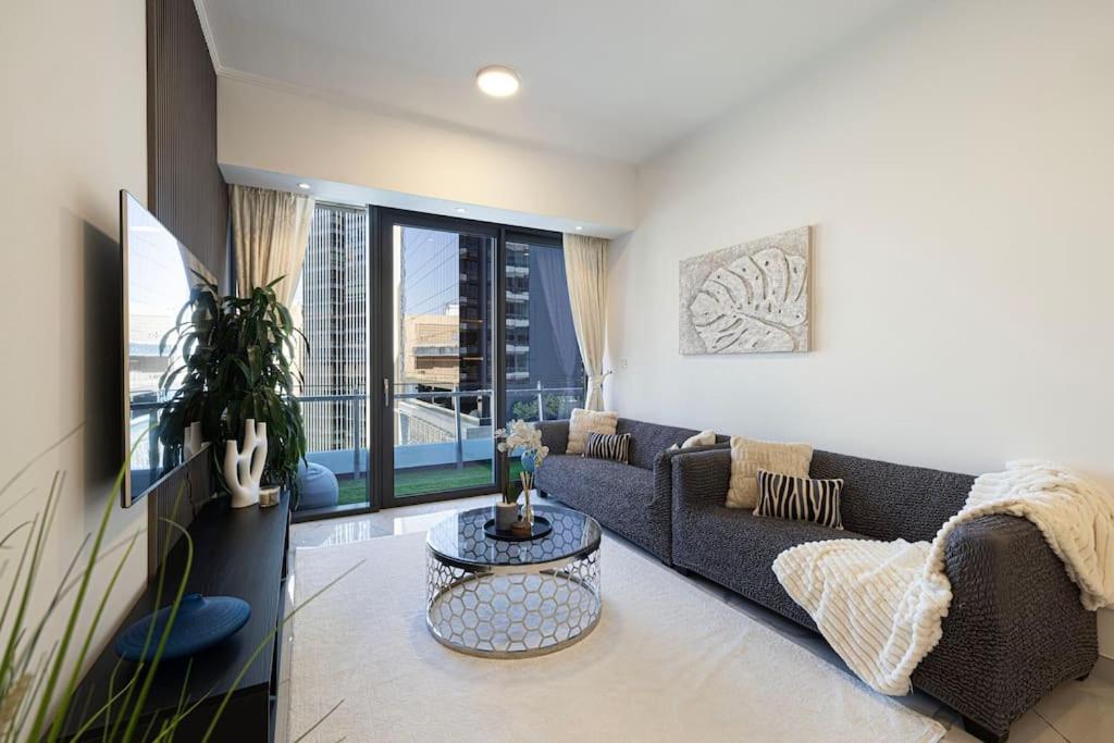 Luxe 2-bedroom In Heart Of Marina Apartment *