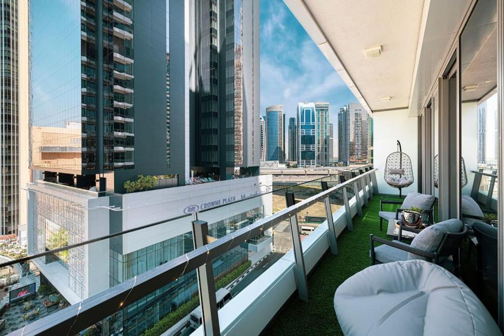 Luxe 2-bedroom In Heart Of Marina Apartment *