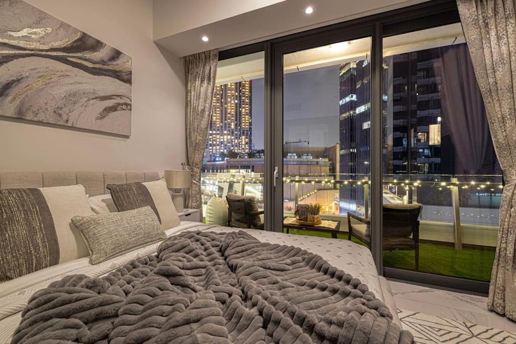 Luxe 2-bedroom In Heart Of Marina * Dubai