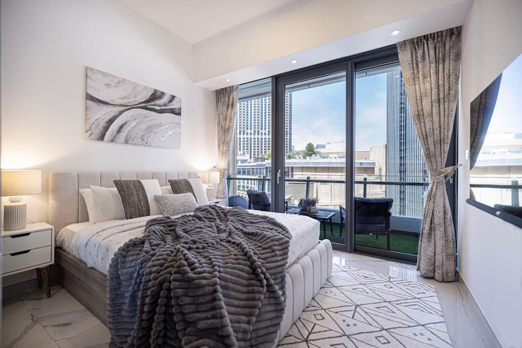 Apartment Luxe 2-bedroom In Heart Of Marina