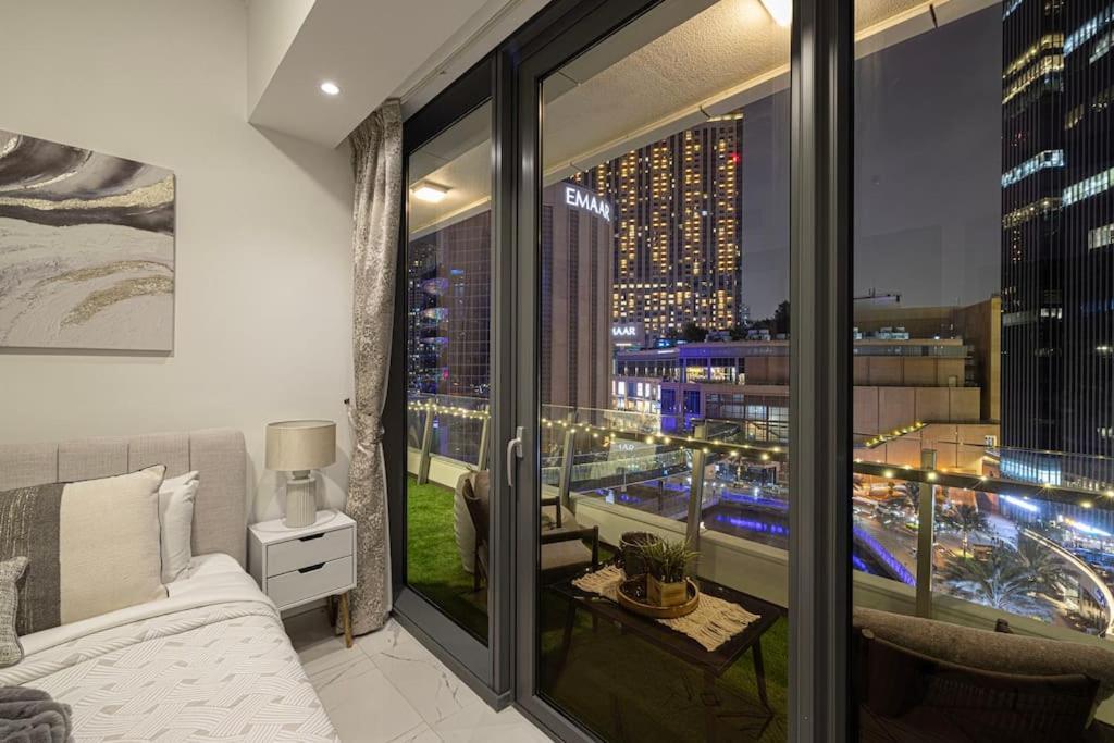 Luxe 2-bedroom In Heart Of Marina Apartment *