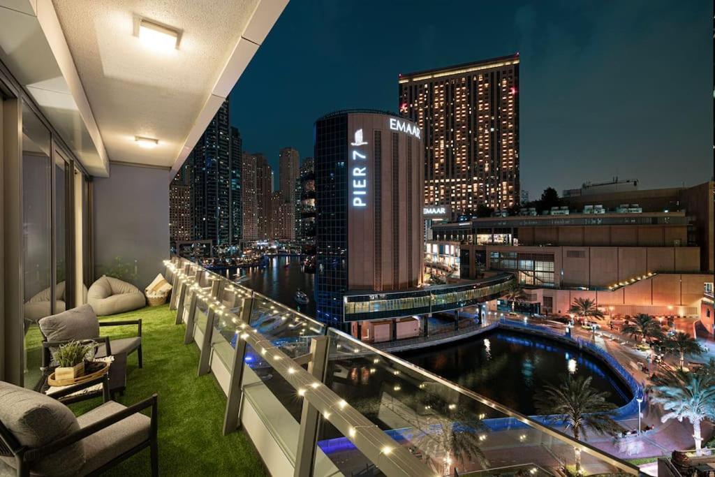 Apartment Luxe 2-bedroom In Heart Of Marina