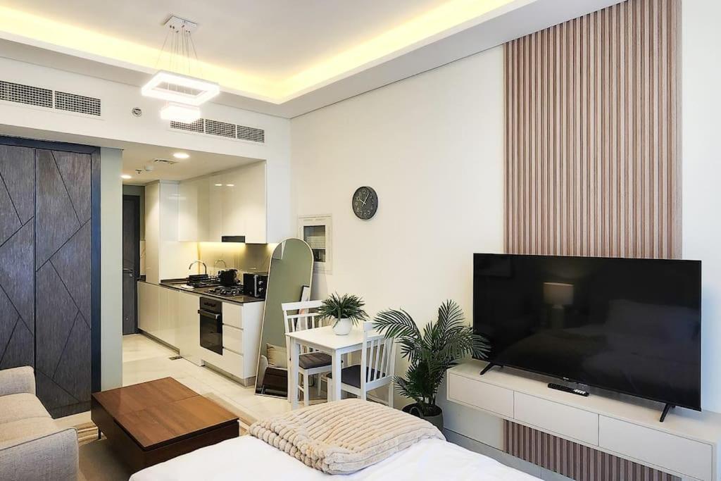 Comfy With Sky View In