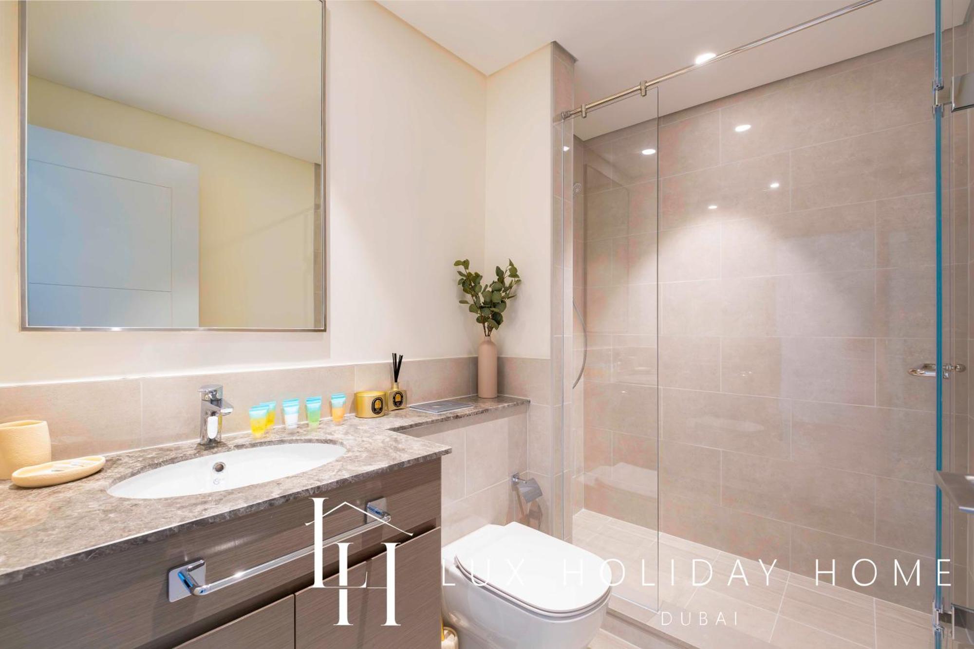 Lux The Downtown Sea View Dubai