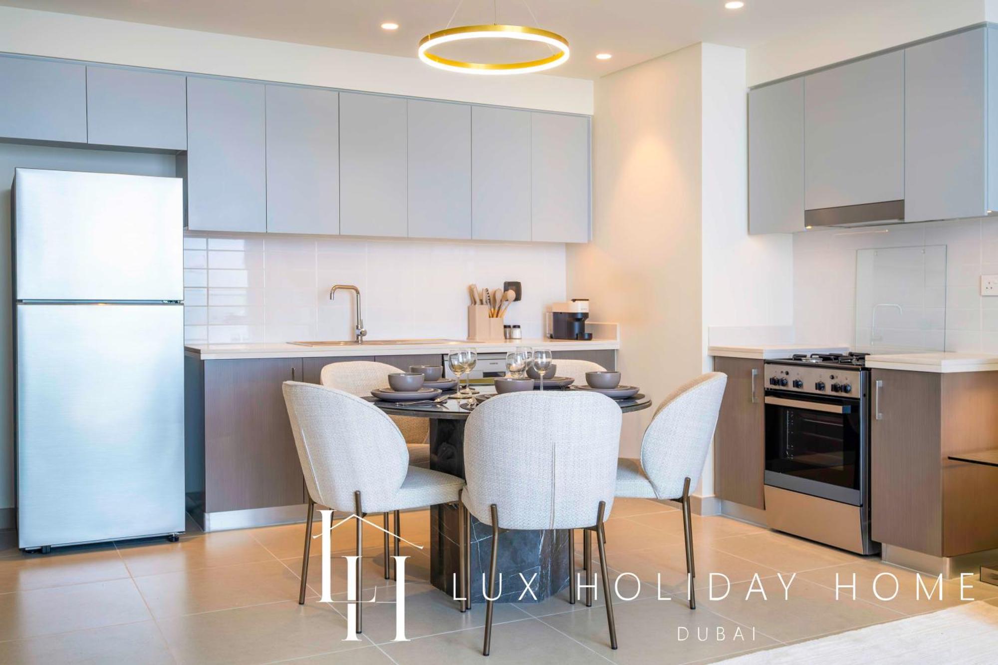 Lux The Downtown Sea View Apartment