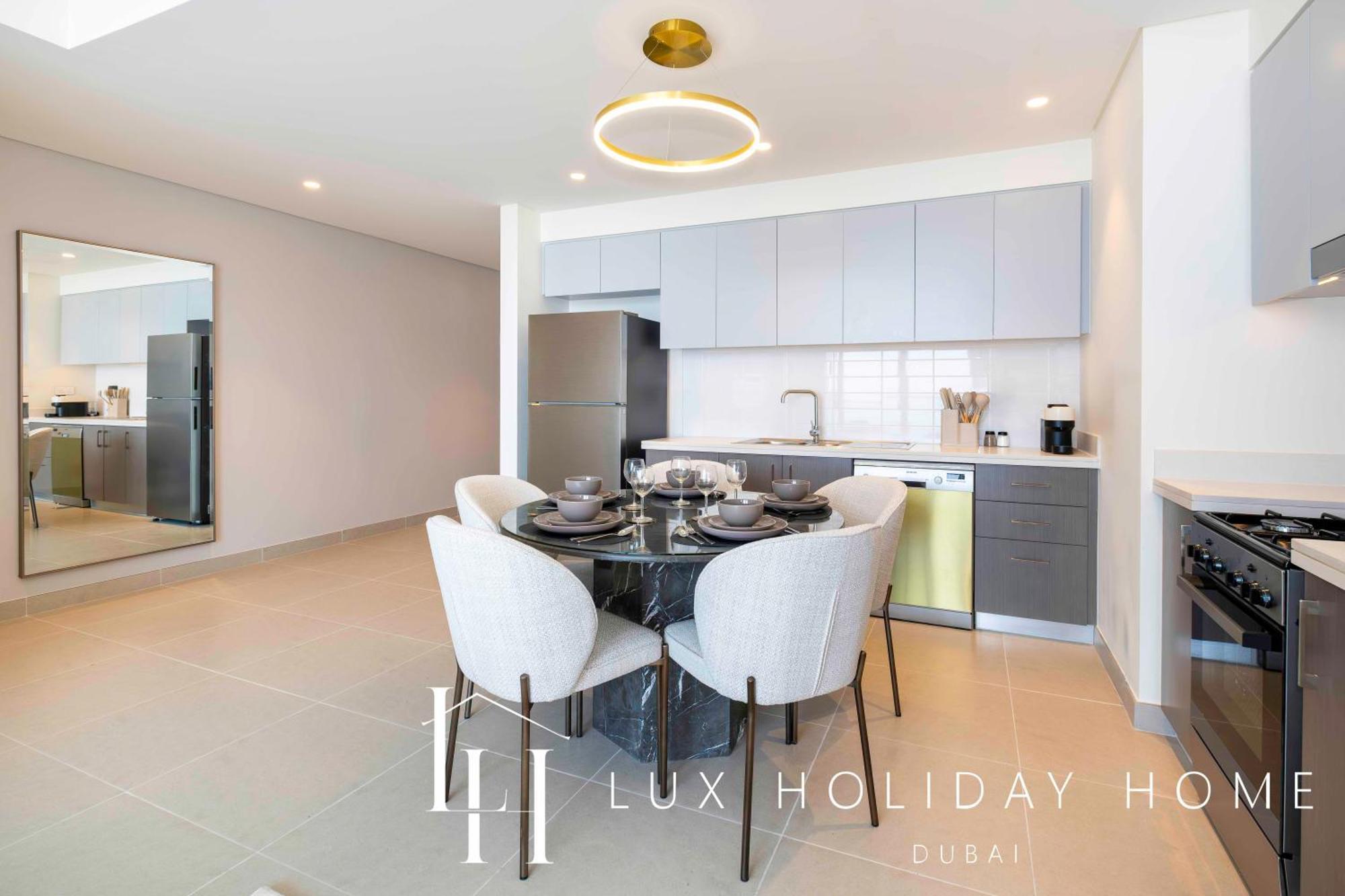 Lux The Downtown Sea View Apartment *