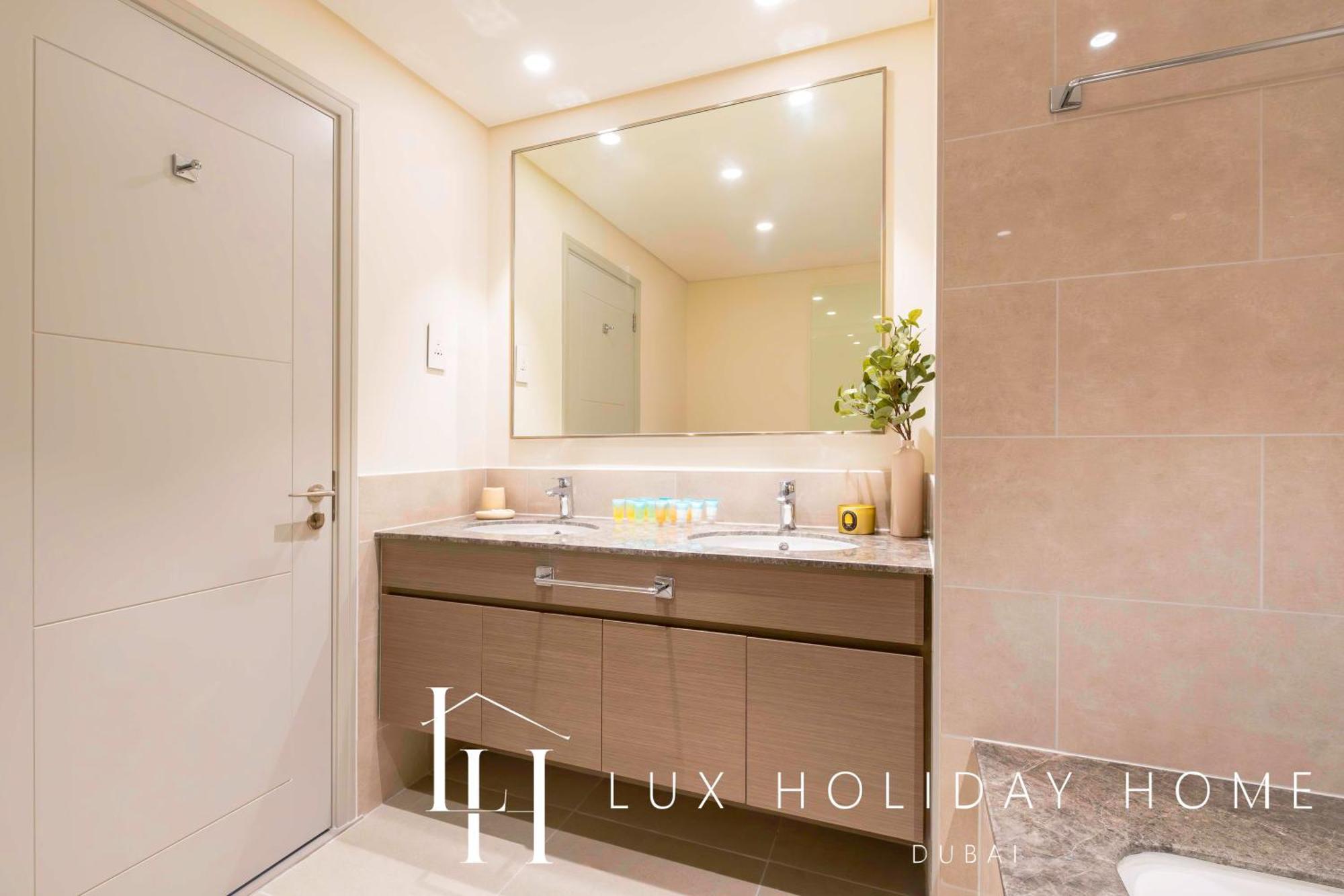 Lux The Downtown Sea View * Dubai