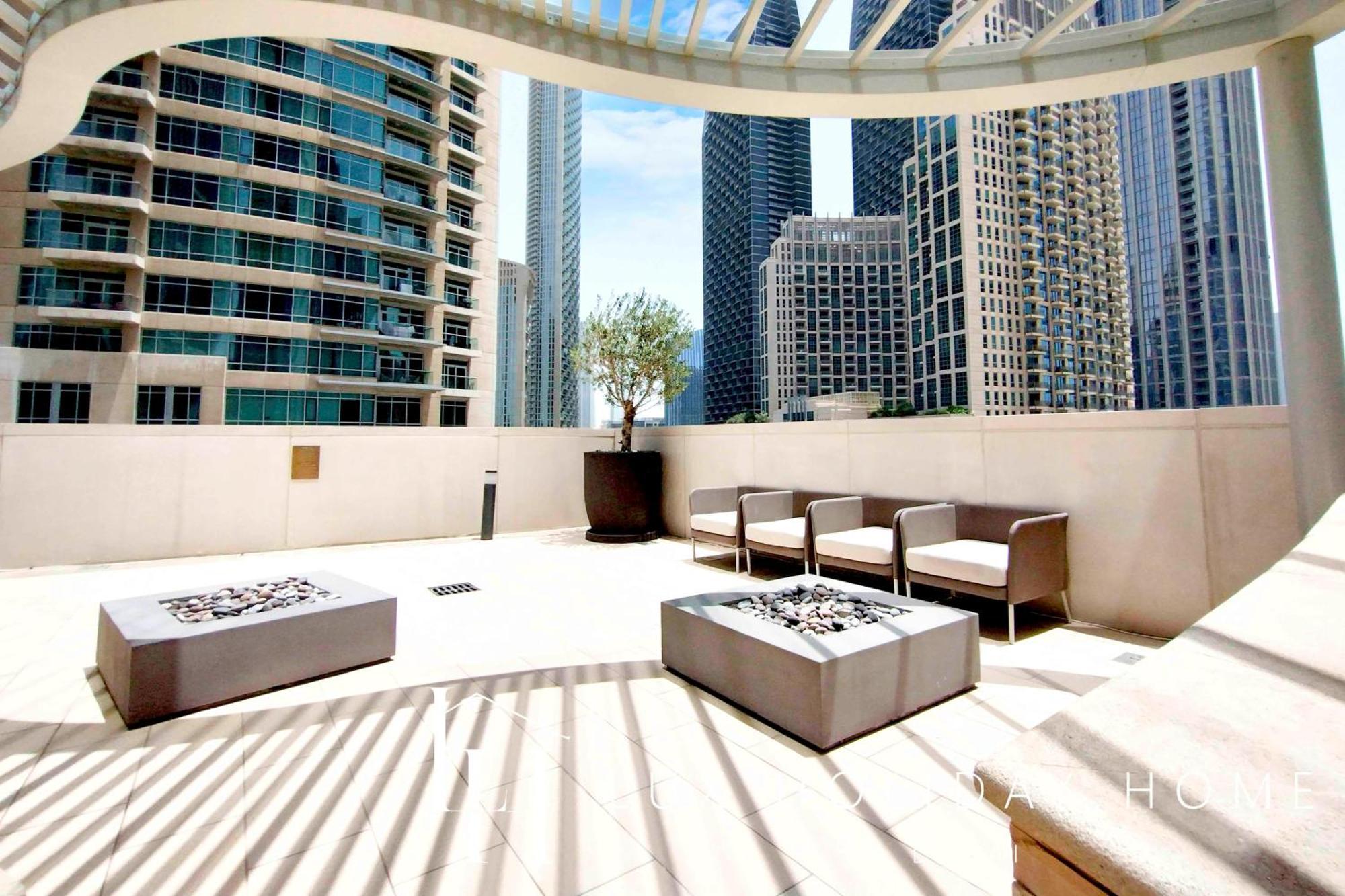 Lux The Downtown Sea View Apartment