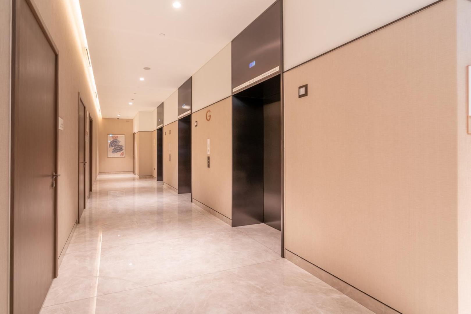 Downtown Luxury - Stunning Burj Khalifa View - 5 Minutes Walk To Mall Apartment *