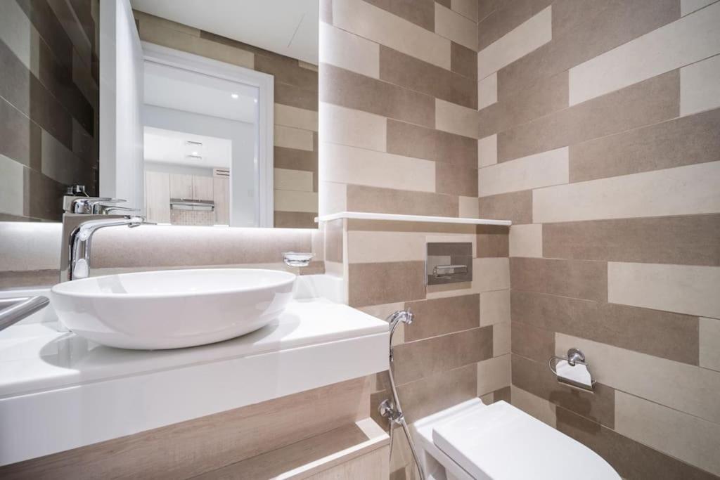 Seven Palm - Stunning 1 Bedroom With Sea View * Dubai