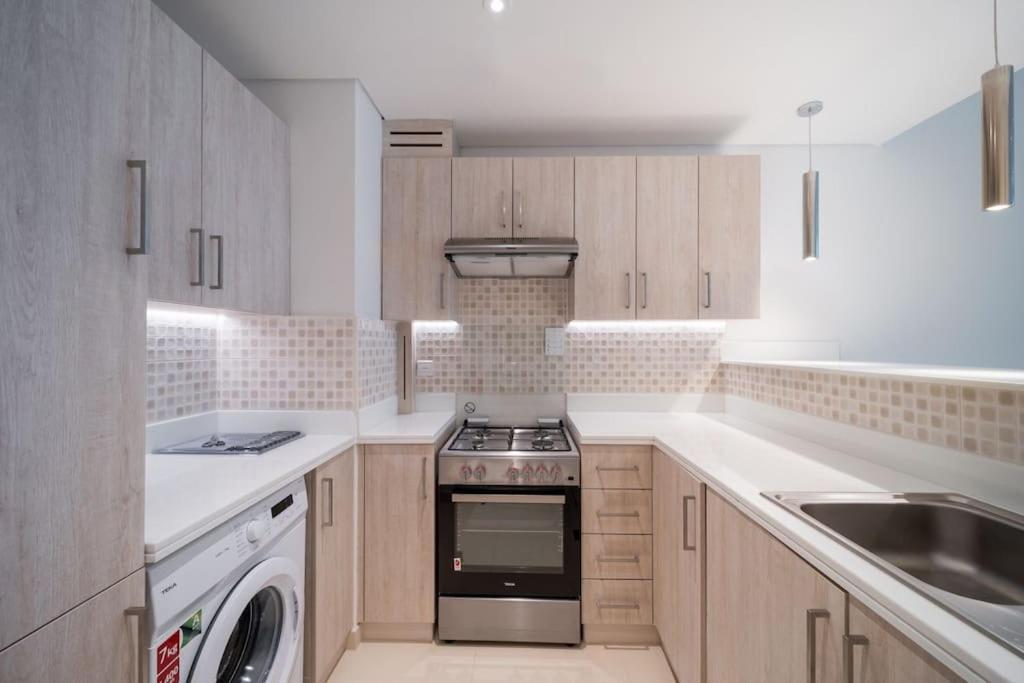 Apartment Seven Palm - Stunning 1 Bedroom With Sea View