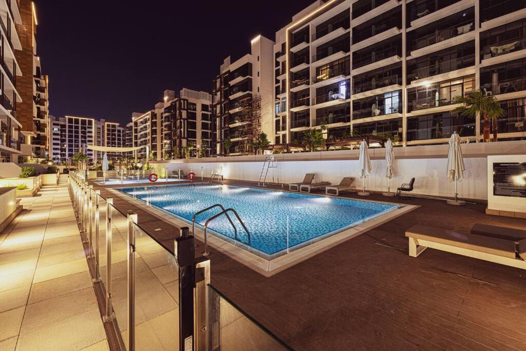 Modern Downtown & Burj Khalifa Views Apartment *