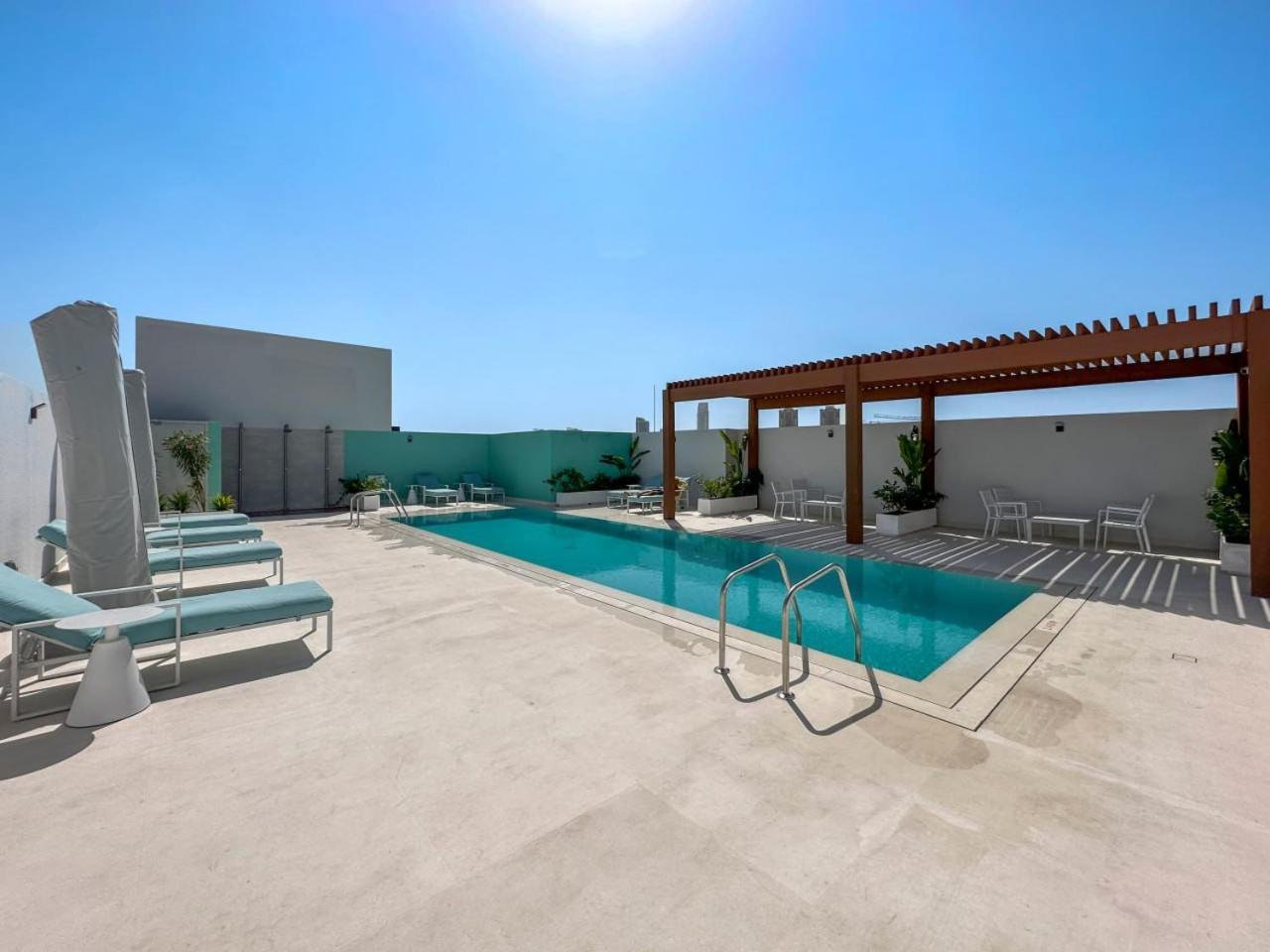 Vayk - Modern In Jvc With Terrace