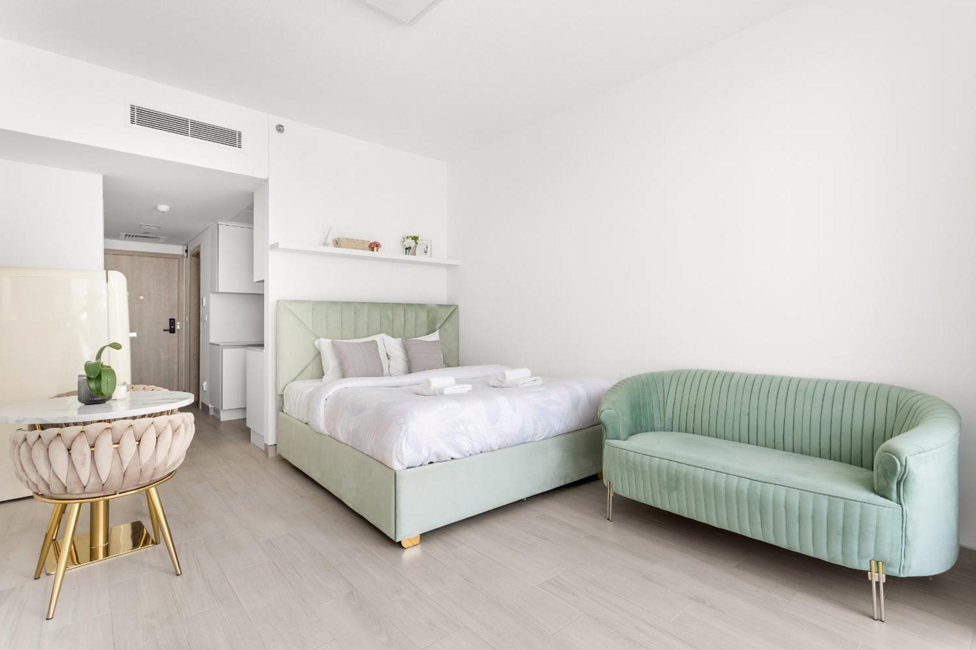Vayk - Modern In Jvc With Terrace * Dubai