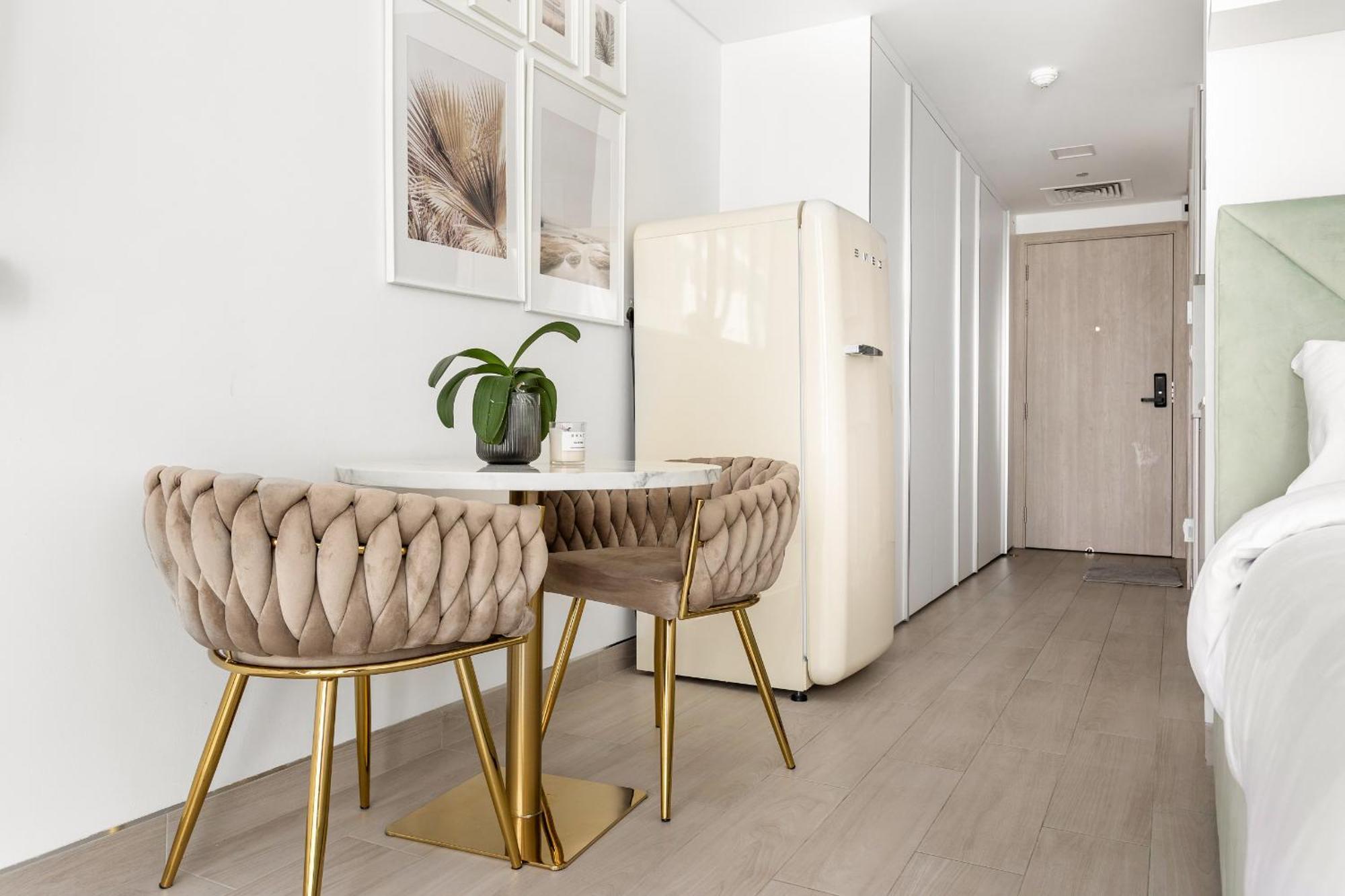 Vayk - Modern In Jvc With Terrace *