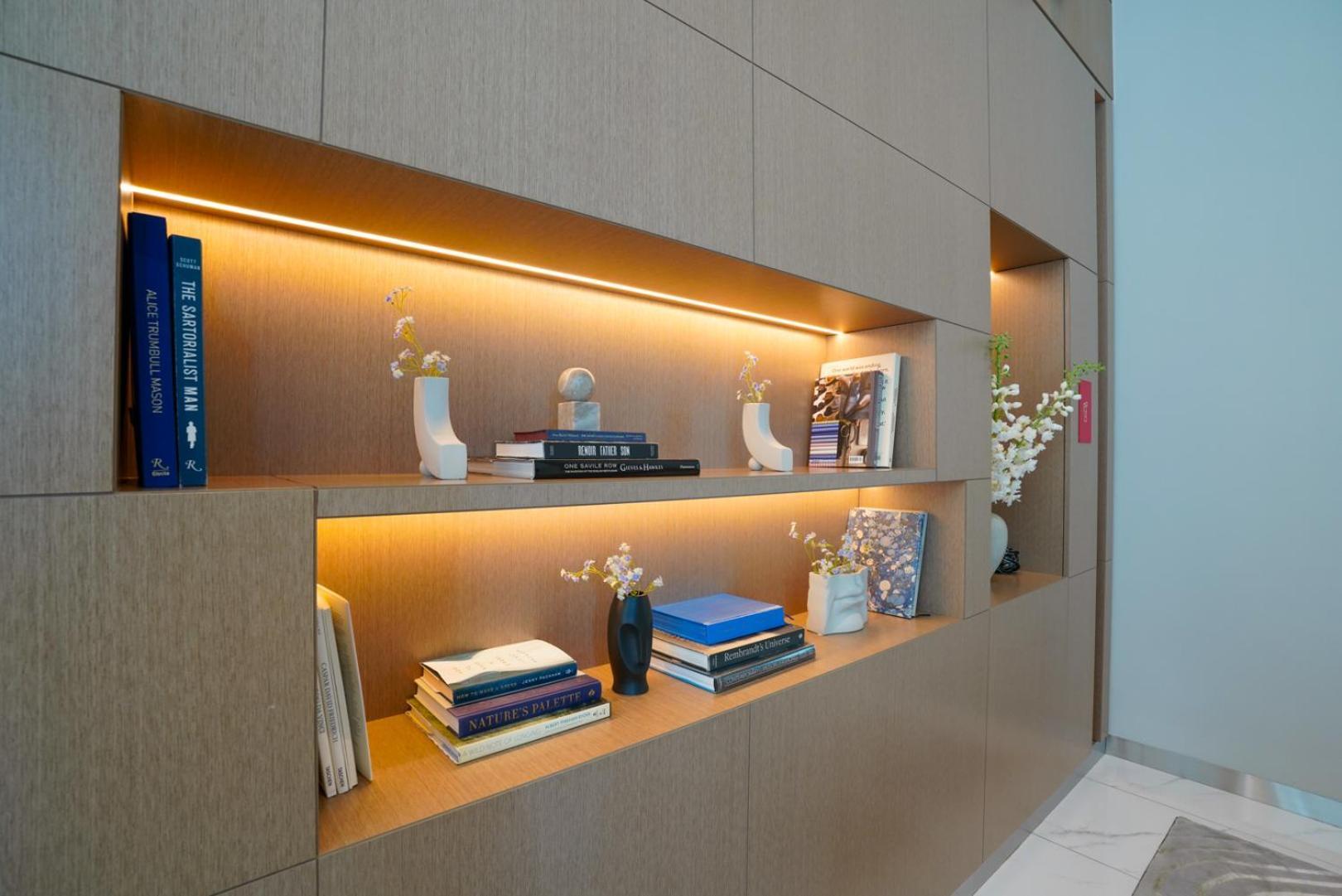 Downtown Luxury, Direct Access To The Mall
