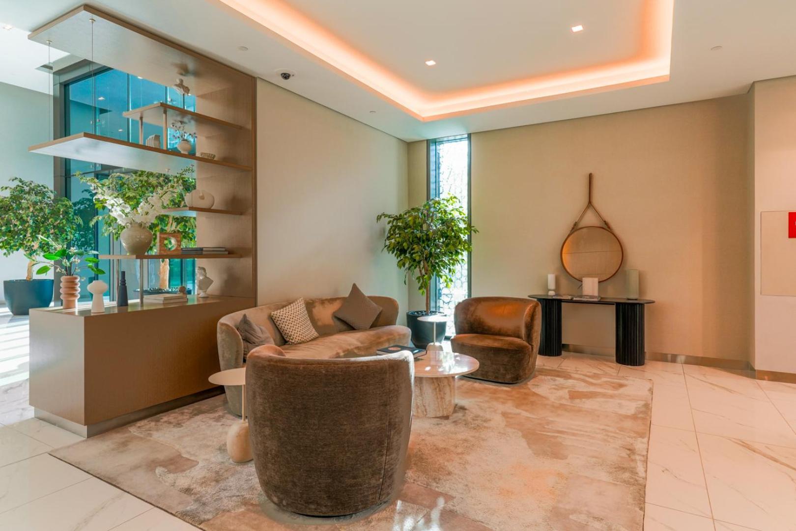 Downtown Luxury, Direct Access To The Mall *