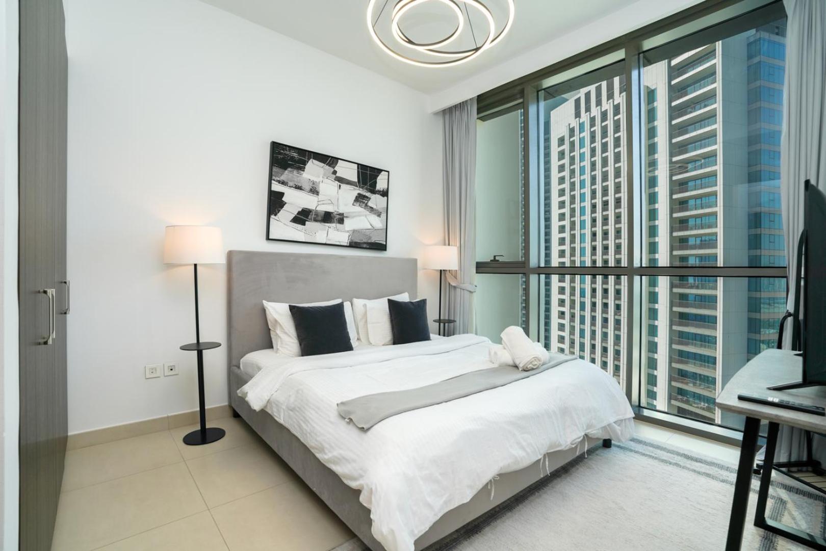 Downtown Luxury, Direct Access To The Mall *