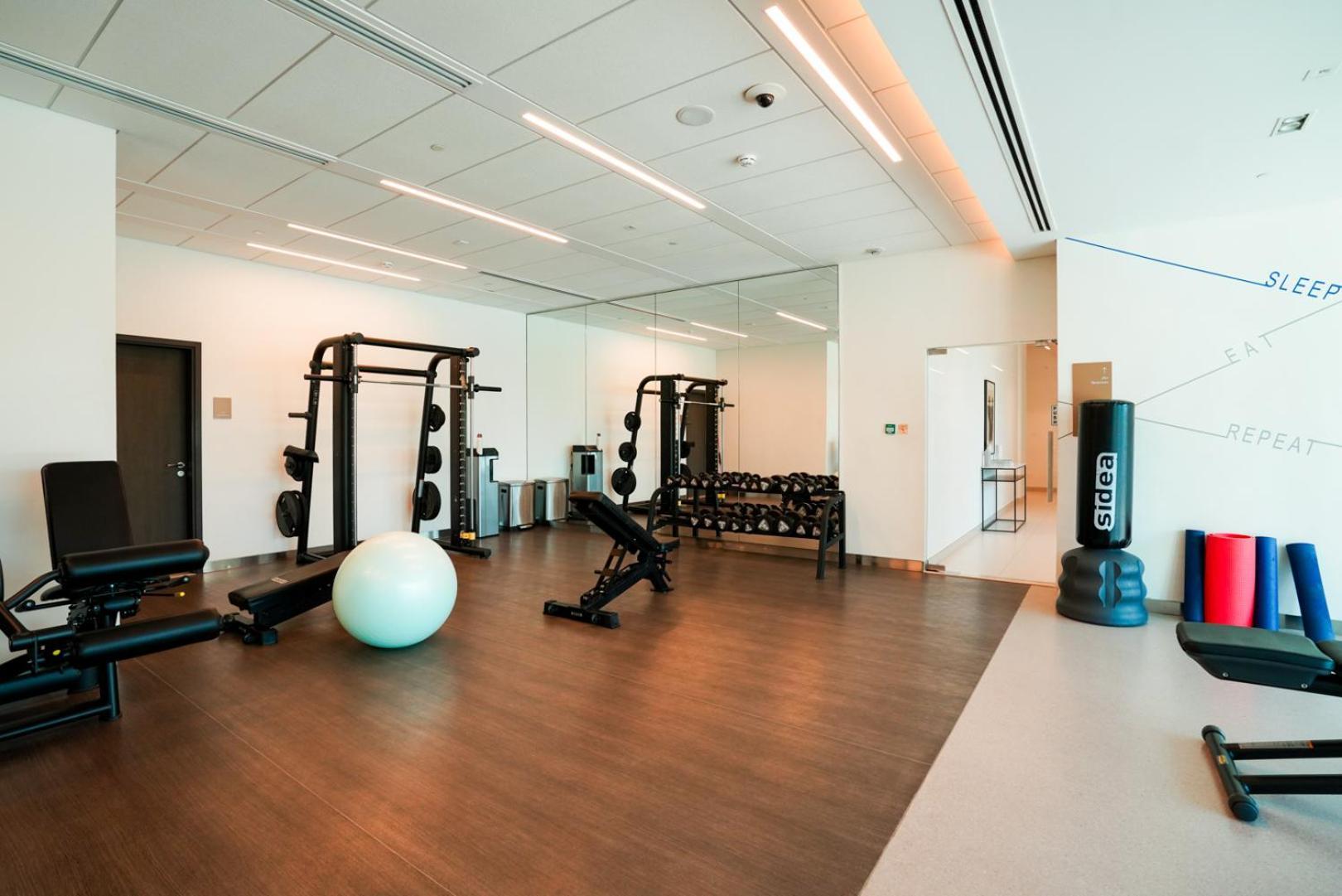 Downtown Luxury, Direct Access To The Mall Apartment