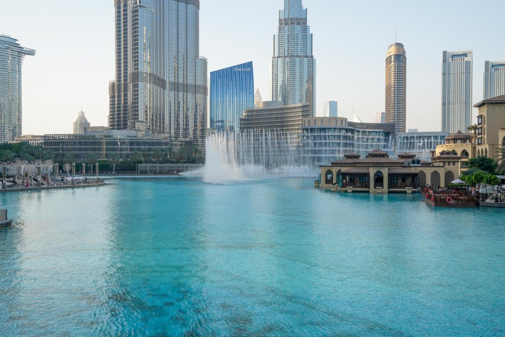 Downtown Luxury, Direct Access To The Mall Apartment