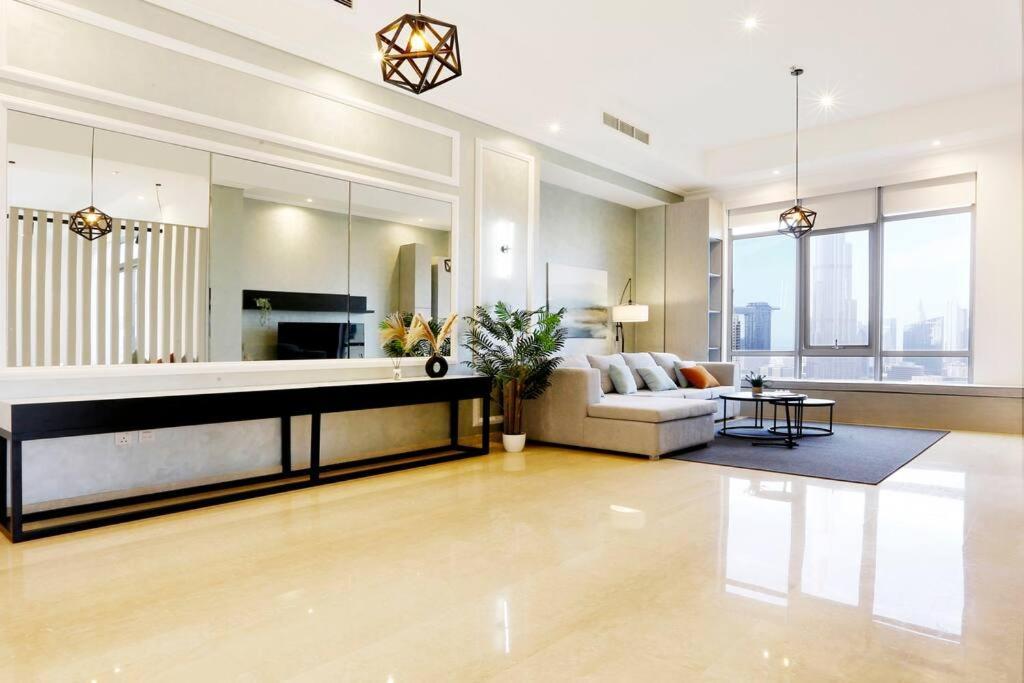 Brown Stone Homes Burj Khlifa * Dubai