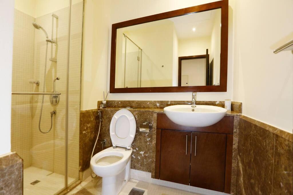 Brown Stone Homes Burj Khlifa * Dubai