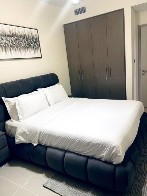 2 Bedroom Close To Mall